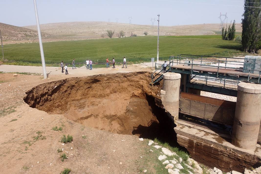 Konya'daki dev yarıklar korkuttu! 'Yer altından ses geldi" 5